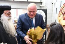 محافظ-قنا-يزور-مطرانية-دشنا-لتهنئة-الأقباط-بعيد-الميلاد-المجيد